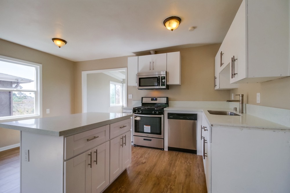 Virtual tour photo 12 of 38 for 326 Thrush St