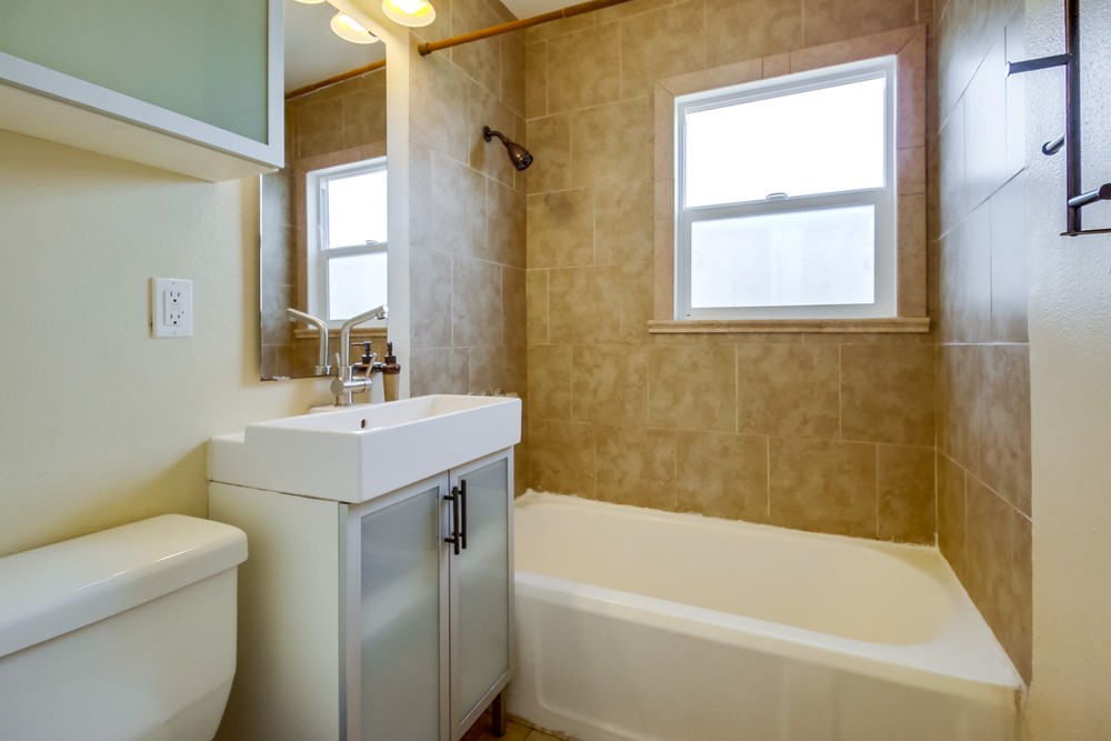Virtual tour photo 21 of 38 for 326 Thrush St