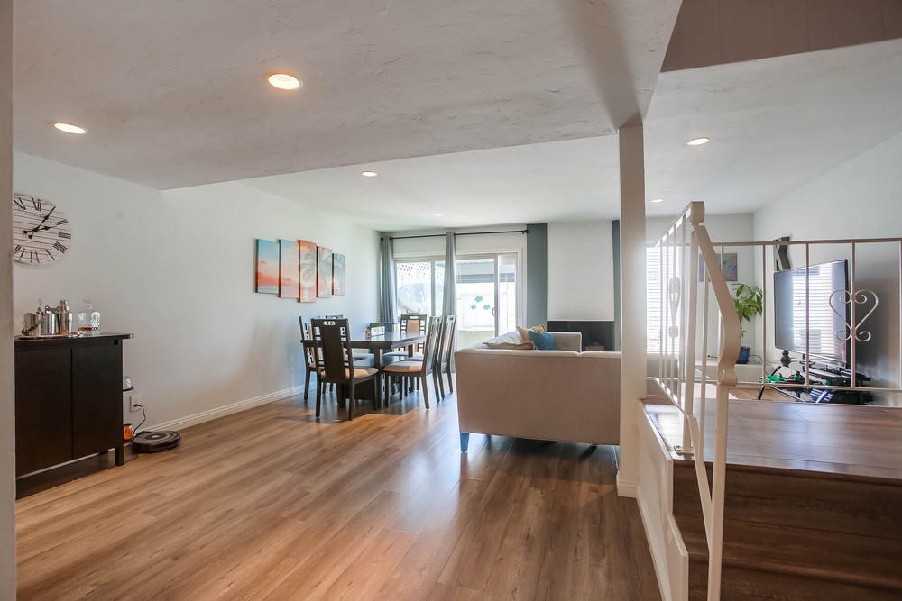 Virtual tour photo 6 of 39 for 3264 Loma Riviera Dr