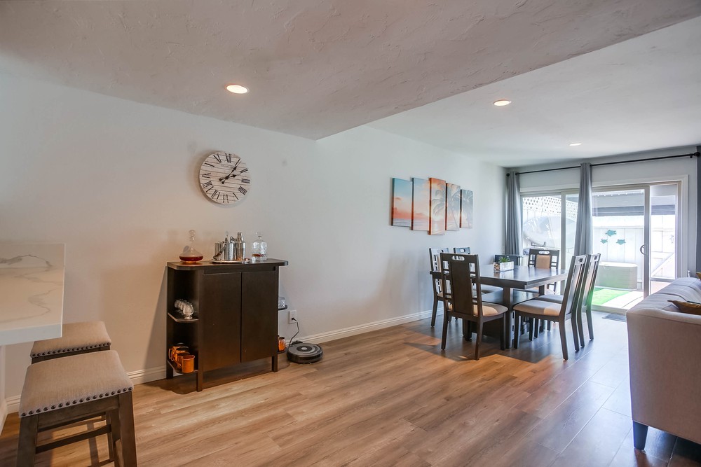 Virtual tour photo 7 of 39 for 3264 Loma Riviera Dr