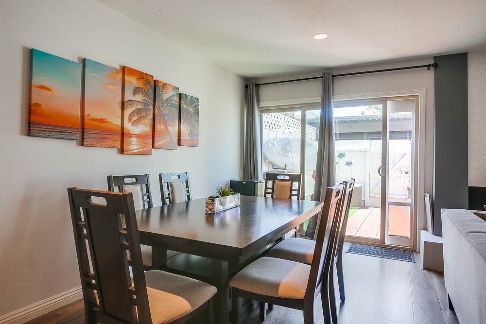 Virtual tour photo 8 of 39 for 3264 Loma Riviera Dr