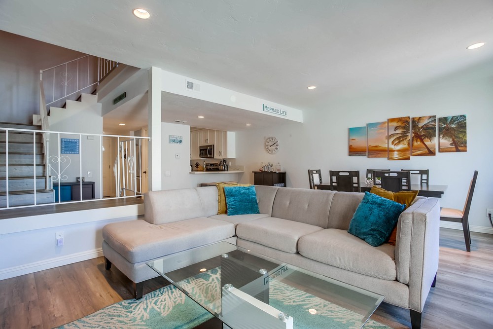 Virtual tour photo 11 of 39 for 3264 Loma Riviera Dr