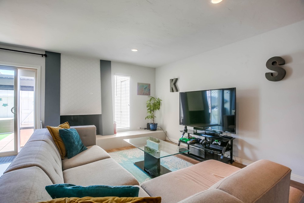 Virtual tour photo 13 of 39 for 3264 Loma Riviera Dr