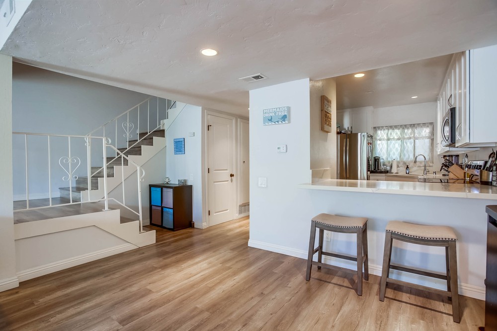 Virtual tour photo 17 of 39 for 3264 Loma Riviera Dr