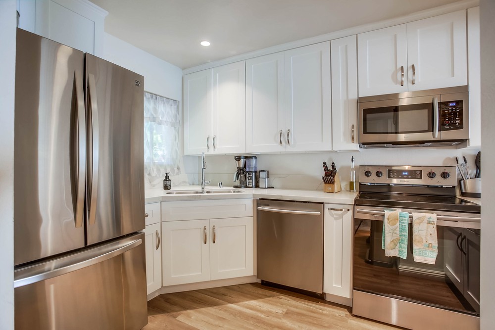 Virtual tour photo 18 of 39 for 3264 Loma Riviera Dr
