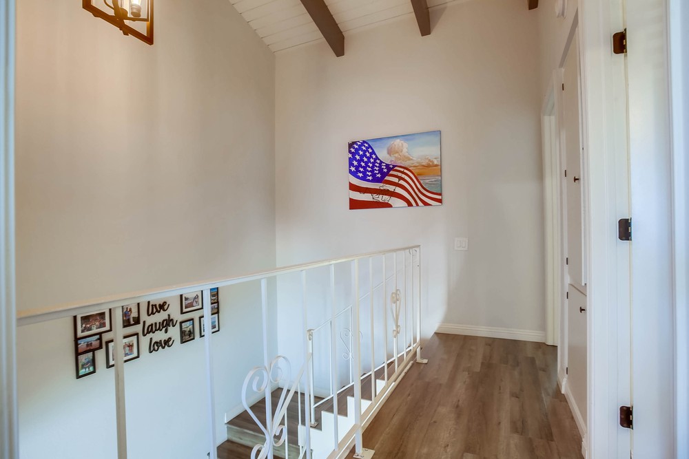Virtual tour photo 22 of 39 for 3264 Loma Riviera Dr