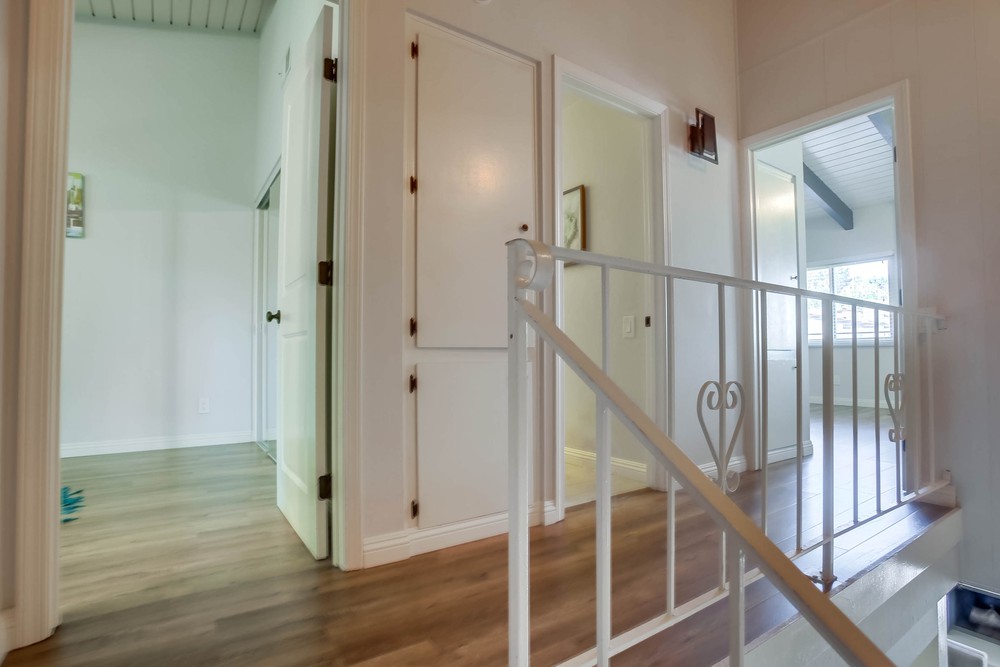 Virtual tour photo 23 of 39 for 3264 Loma Riviera Dr