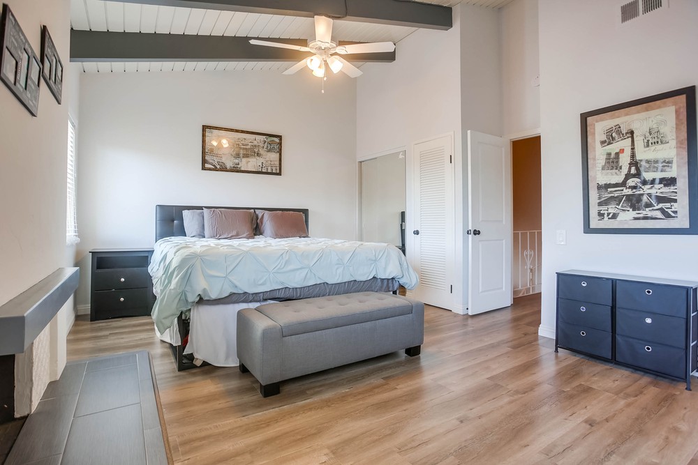 Virtual tour photo 27 of 39 for 3264 Loma Riviera Dr