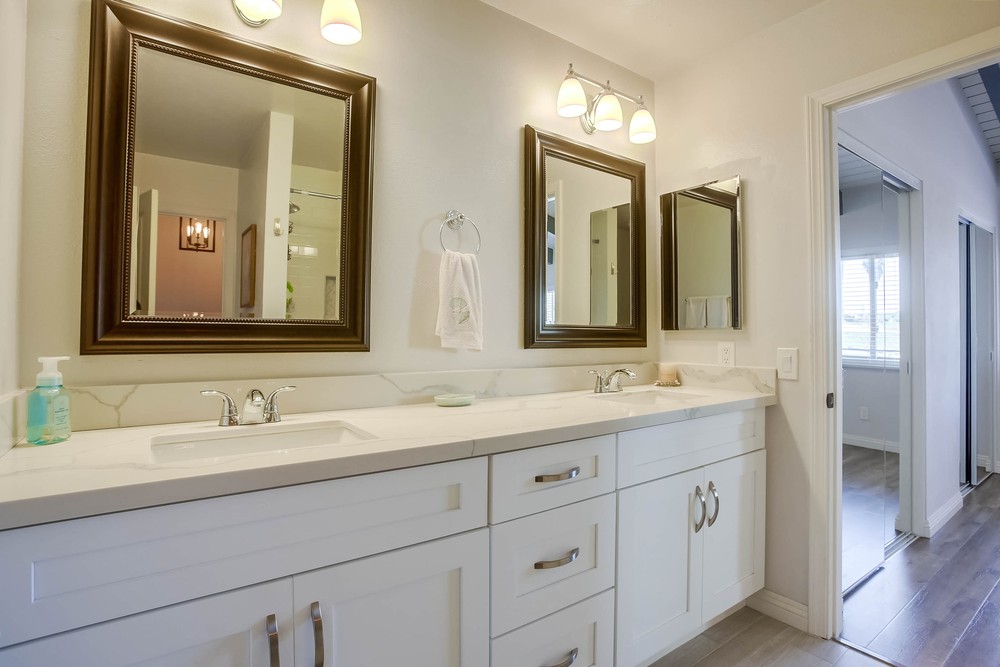Virtual tour photo 28 of 39 for 3264 Loma Riviera Dr