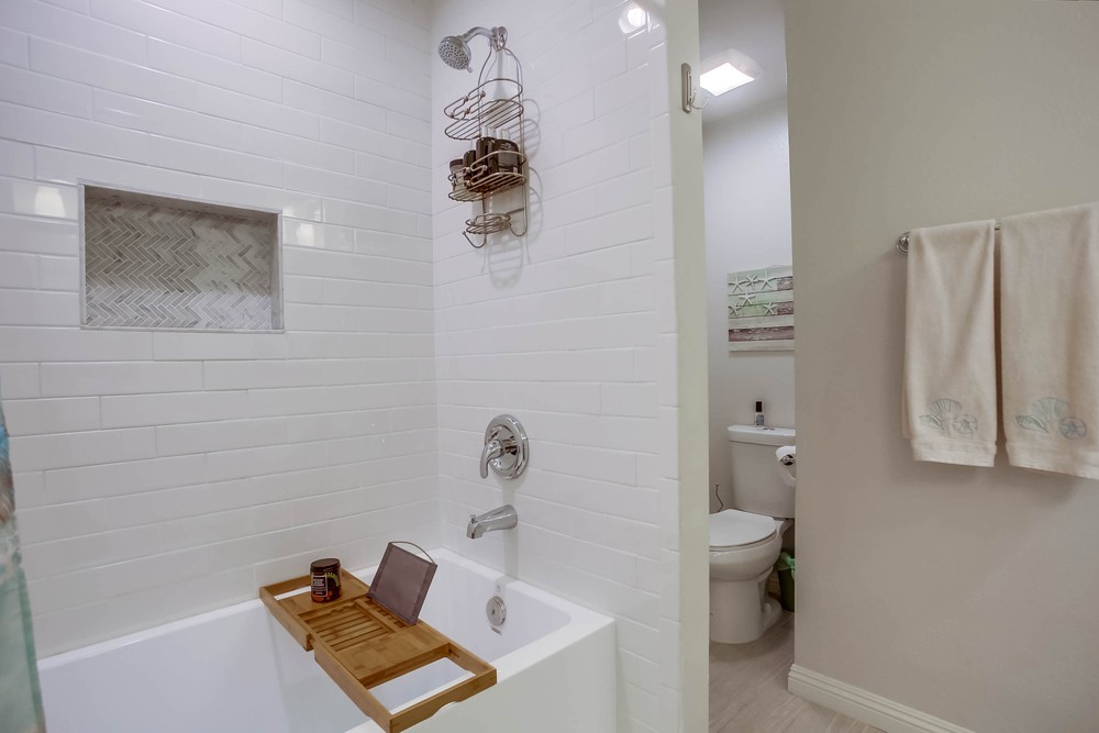 Virtual tour photo 29 of 39 for 3264 Loma Riviera Dr