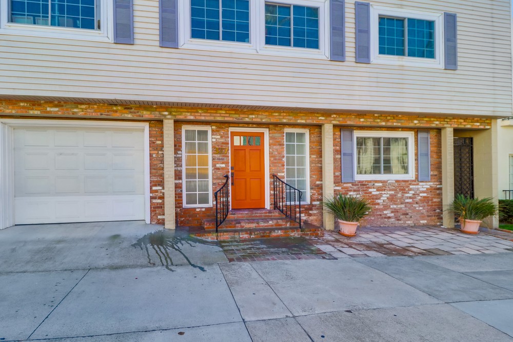 Virtual tour photo 1 of 26 for 327 Laurel St