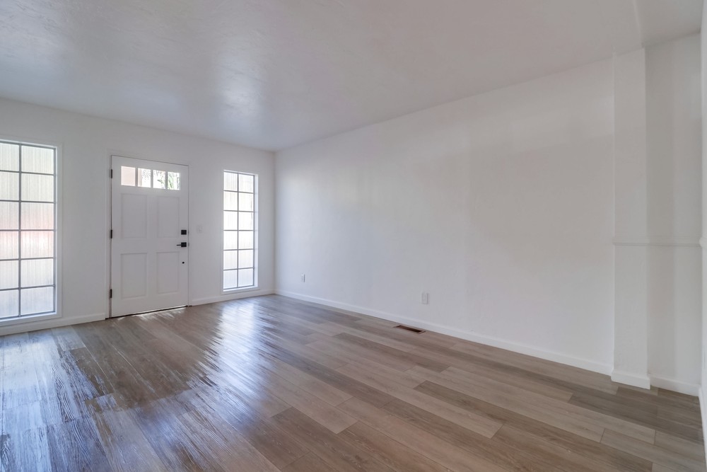 Virtual tour photo 7 of 26 for 327 Laurel St