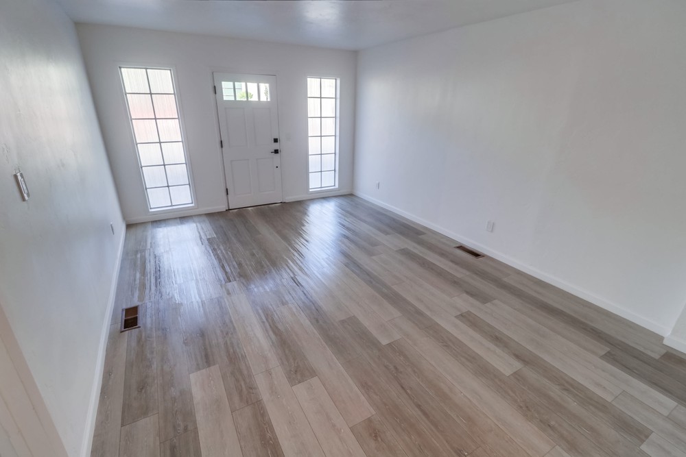 Virtual tour photo 8 of 26 for 327 Laurel St