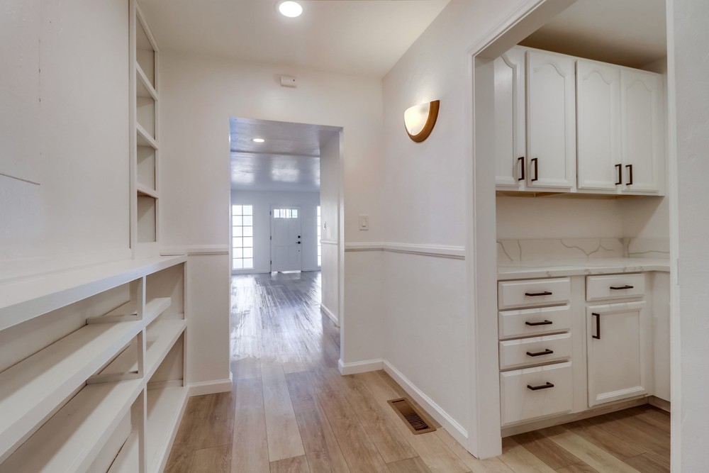 Virtual tour photo 10 of 26 for 327 Laurel St