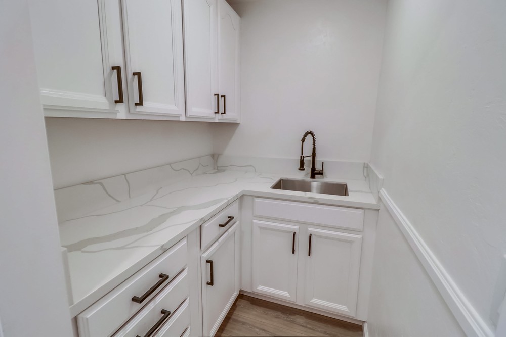 Virtual tour photo 12 of 26 for 327 Laurel St