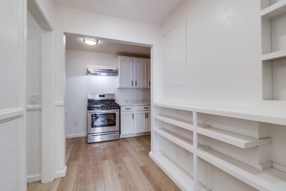 Virtual tour photo 13 of 26 for 327 Laurel St