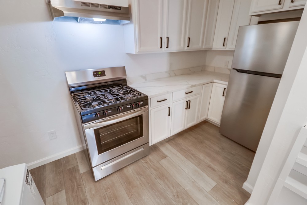 Virtual tour photo 15 of 26 for 327 Laurel St