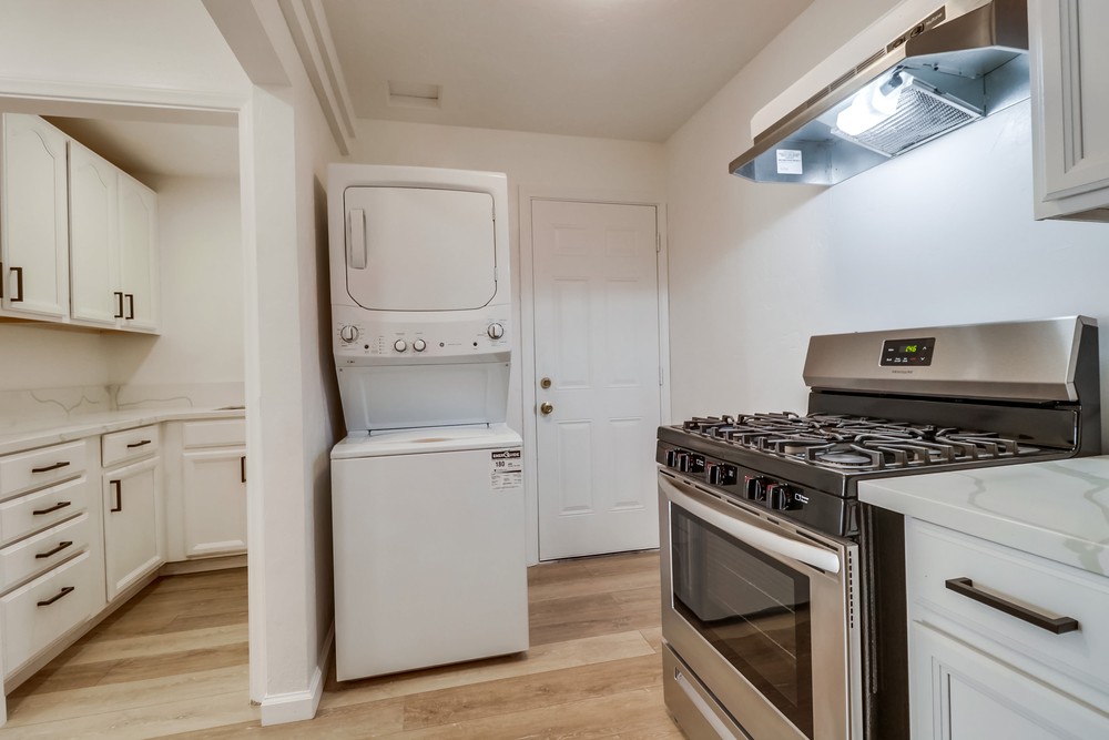 Virtual tour photo 18 of 26 for 327 Laurel St