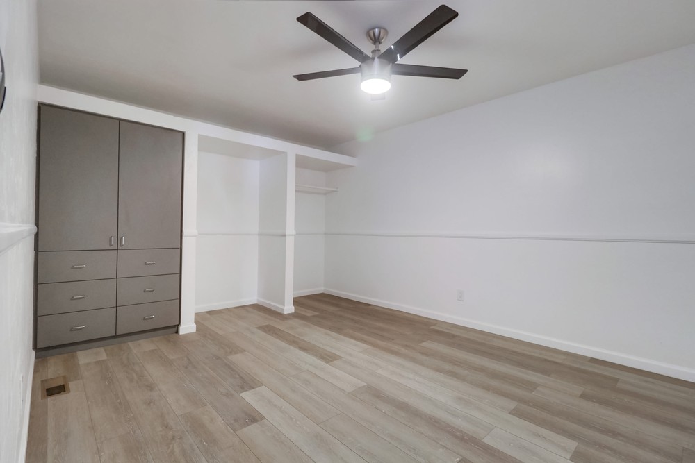 Virtual tour photo 19 of 26 for 327 Laurel St