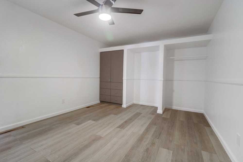 Virtual tour photo 20 of 26 for 327 Laurel St