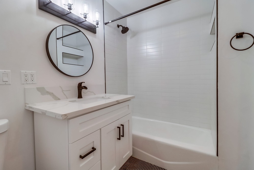 Virtual tour photo 25 of 26 for 327 Laurel St