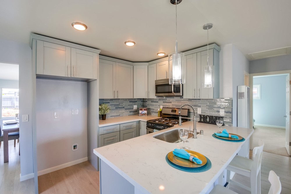 Virtual tour photo 11 of 34 for 327 Sawtelle Ave