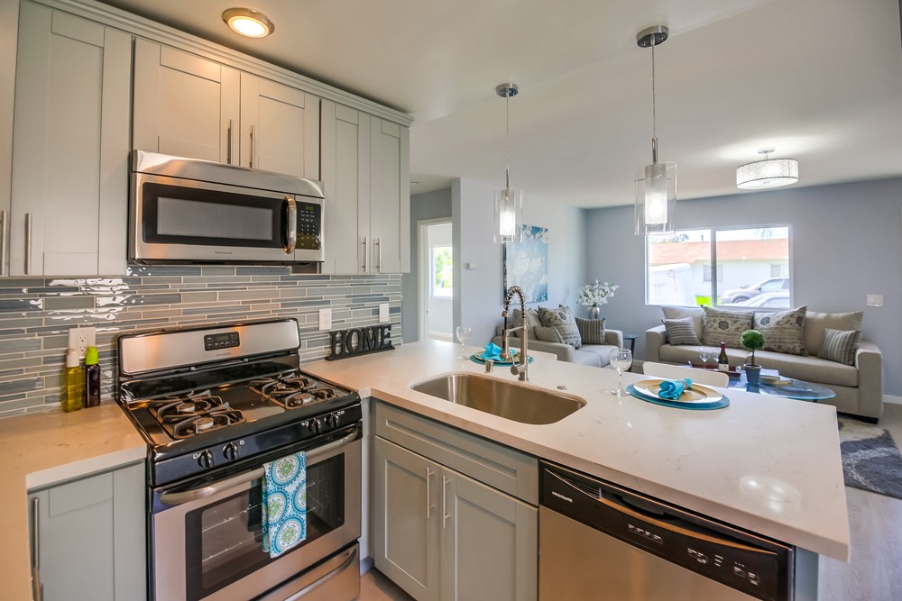 Virtual tour photo 14 of 34 for 327 Sawtelle Ave