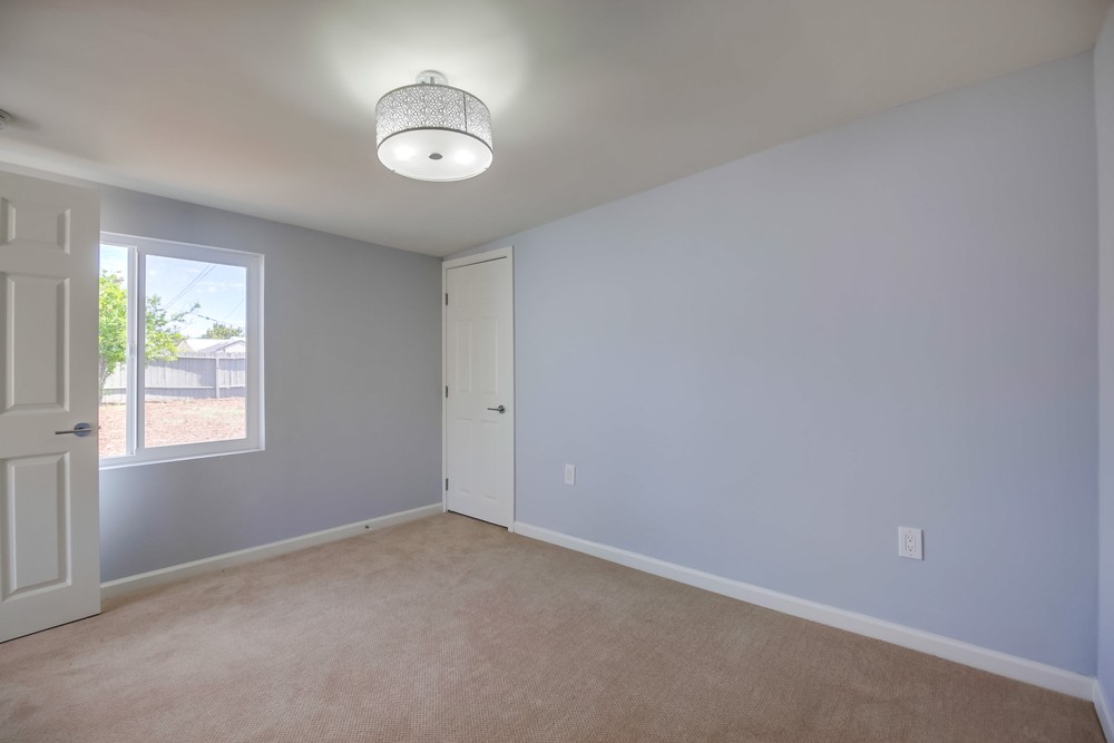 Virtual tour photo 25 of 34 for 327 Sawtelle Ave