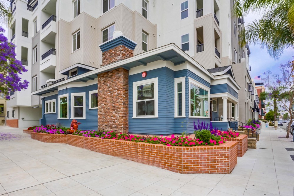 Virtual tour photo 5 of 38 for 3275 Fifth Ave #202