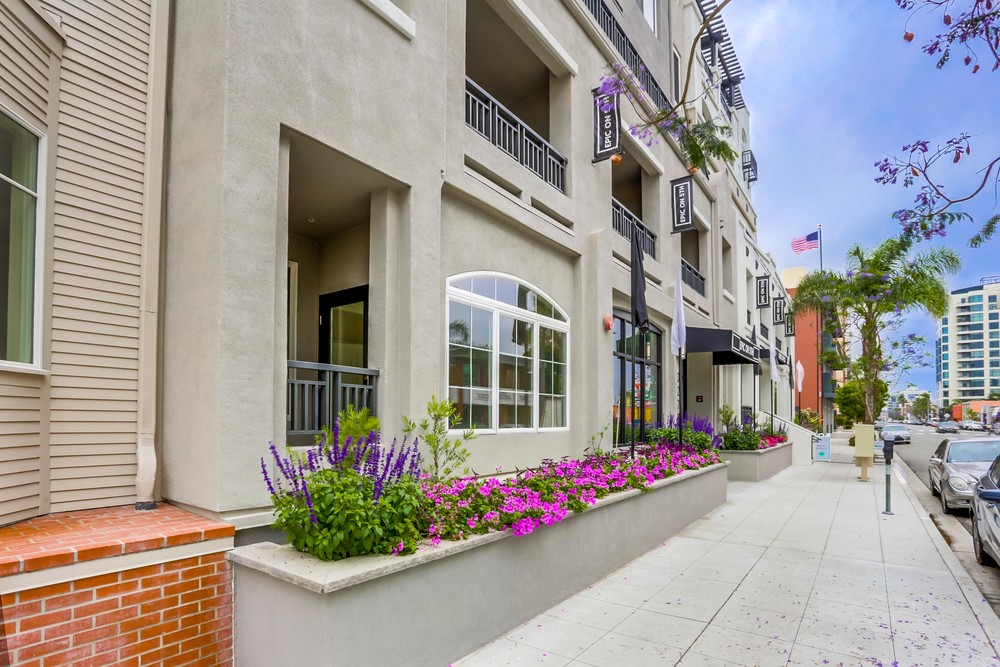 Virtual tour photo 9 of 38 for 3275 Fifth Ave #202