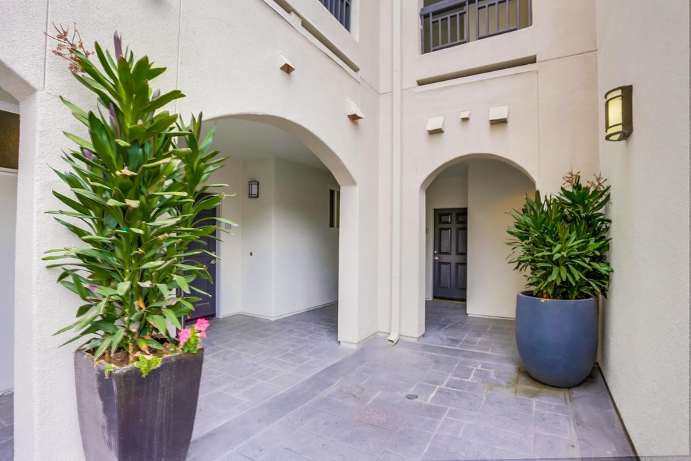 Virtual tour photo 11 of 38 for 3275 Fifth Ave #202