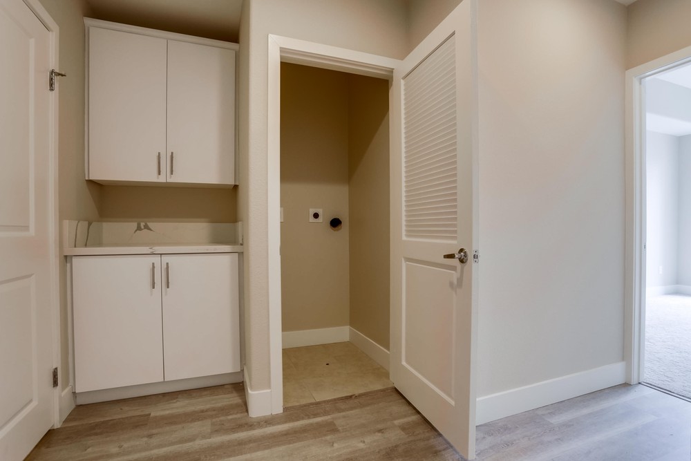 Virtual tour photo 25 of 38 for 3275 Fifth Ave #202