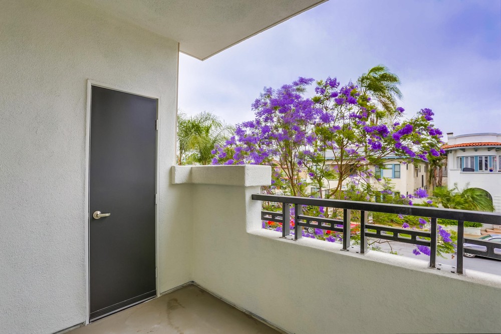 Virtual tour photo 26 of 38 for 3275 Fifth Ave #202