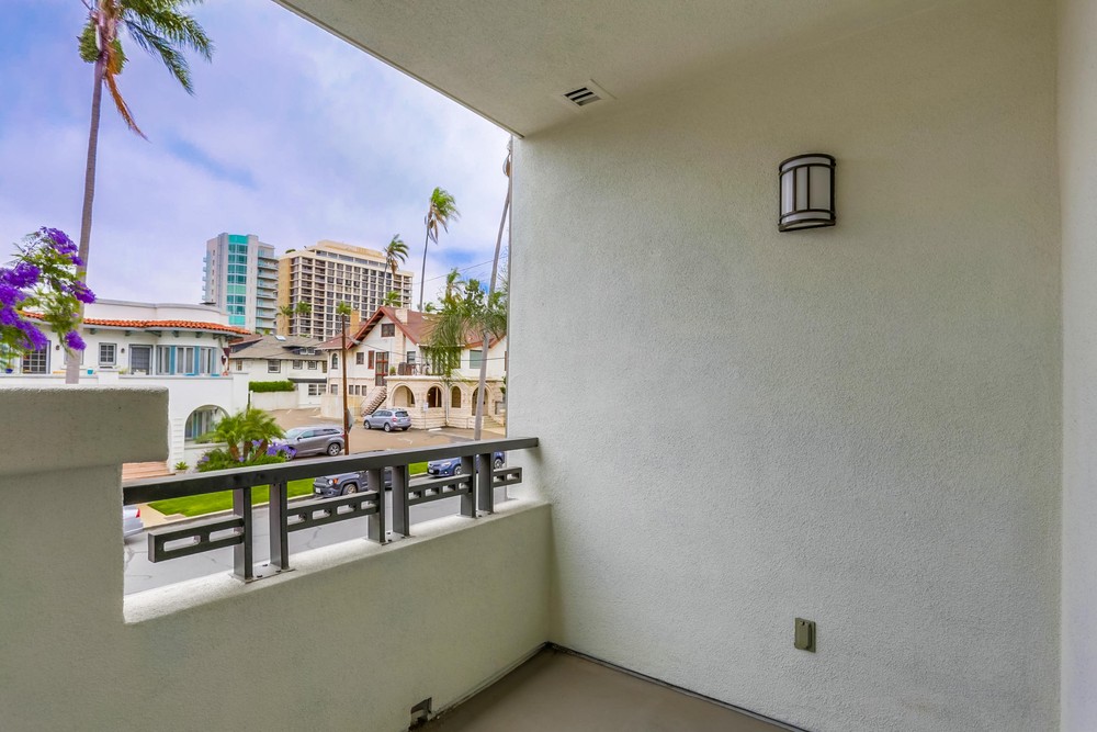 Virtual tour photo 27 of 38 for 3275 Fifth Ave #202