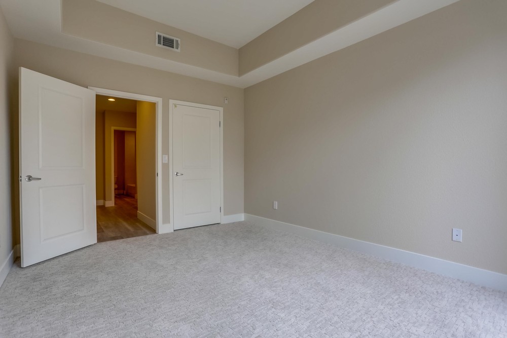 Virtual tour photo 36 of 38 for 3275 Fifth Ave #202