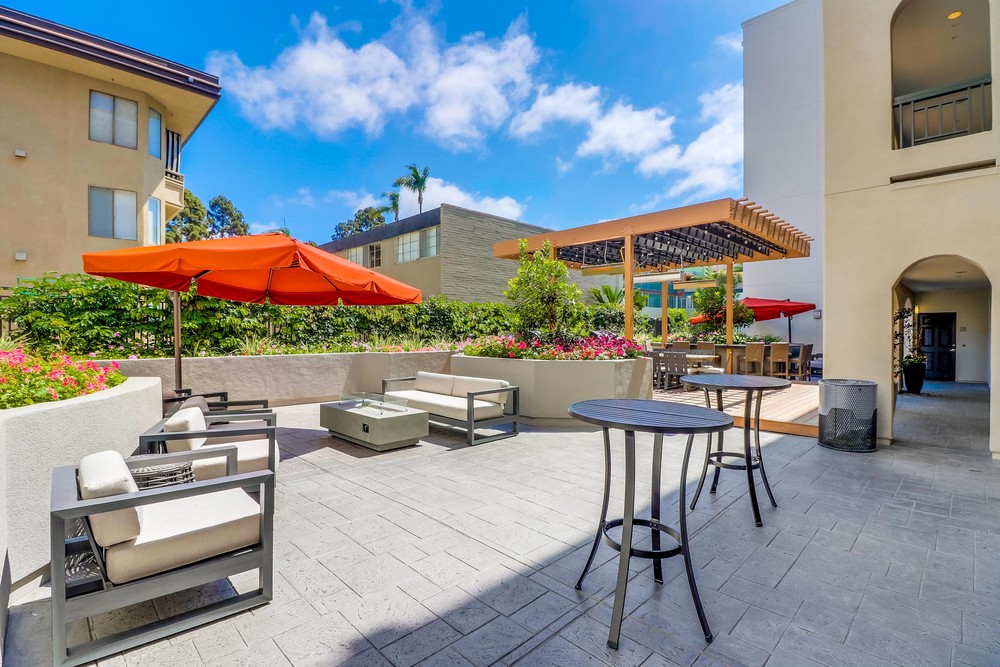 Virtual tour photo 6 of 43 for 3275 Fifth Ave #206