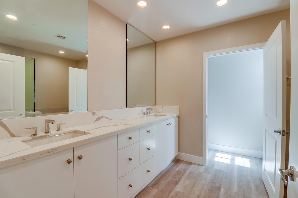 Virtual tour photo 30 of 43 for 3275 Fifth Ave #206