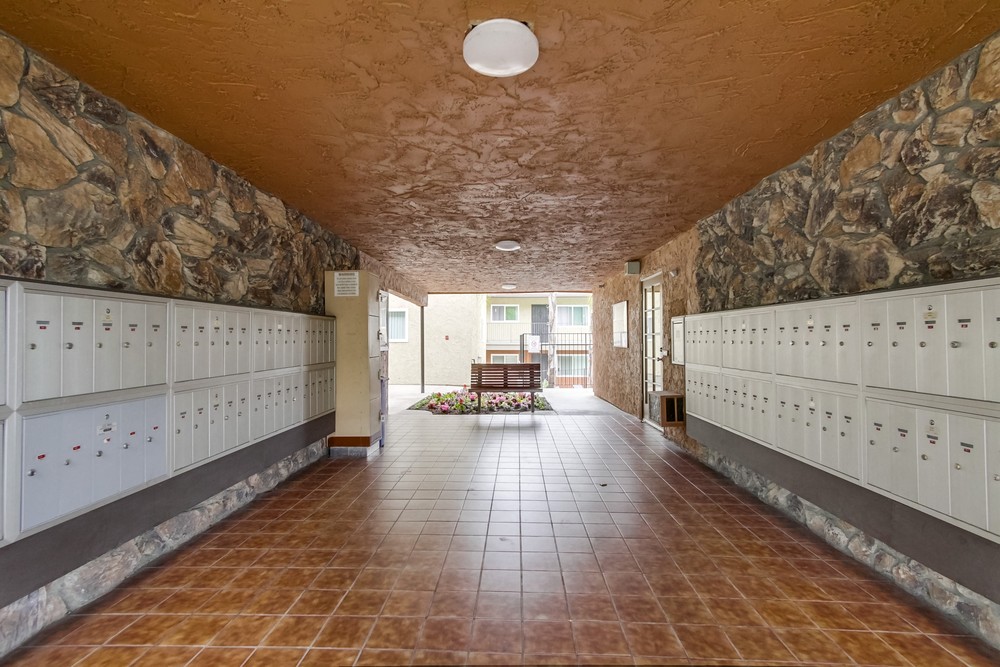 Virtual tour photo 10 of 38 for 3277 Berger Ave