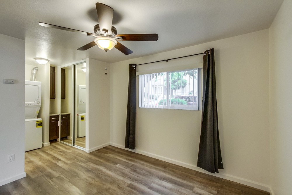 Virtual tour photo 21 of 38 for 3277 Berger Ave