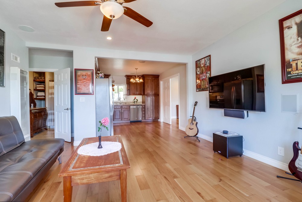 Virtual tour photo 10 of 34 for 3280 Gillette St