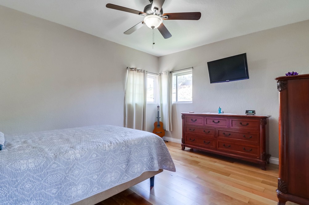 Virtual tour photo 23 of 34 for 3280 Gillette St