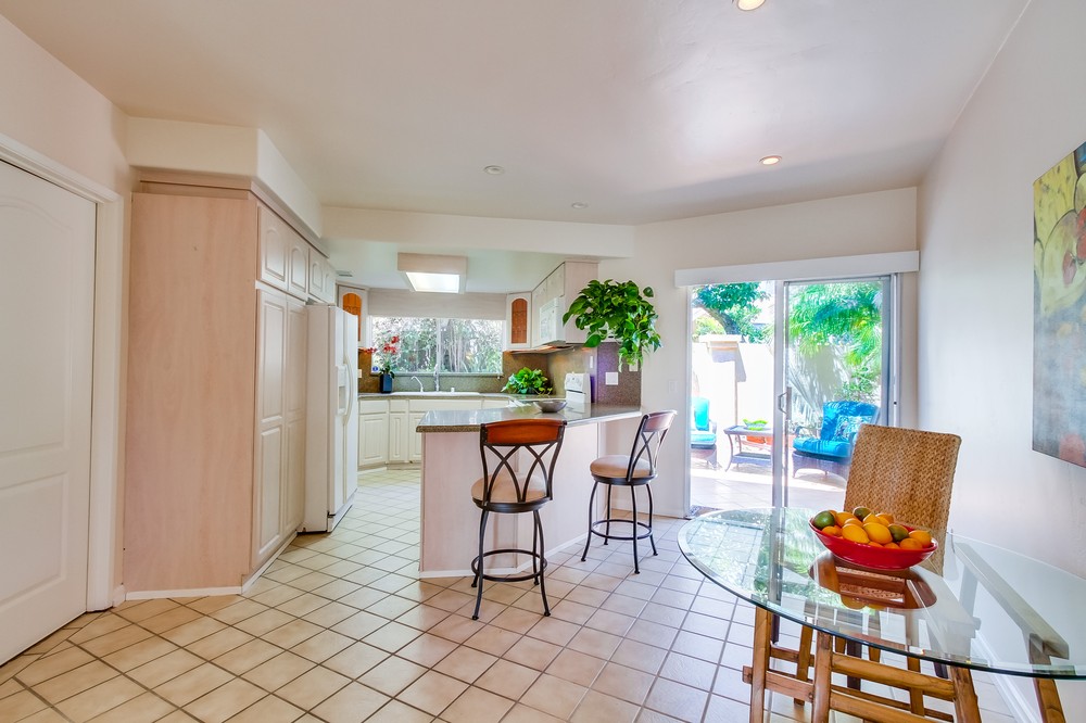 Virtual tour photo 10 of 39 for 3280 Trumbull Street