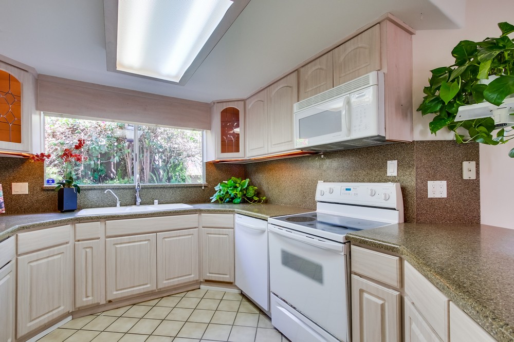 Virtual tour photo 12 of 39 for 3280 Trumbull Street