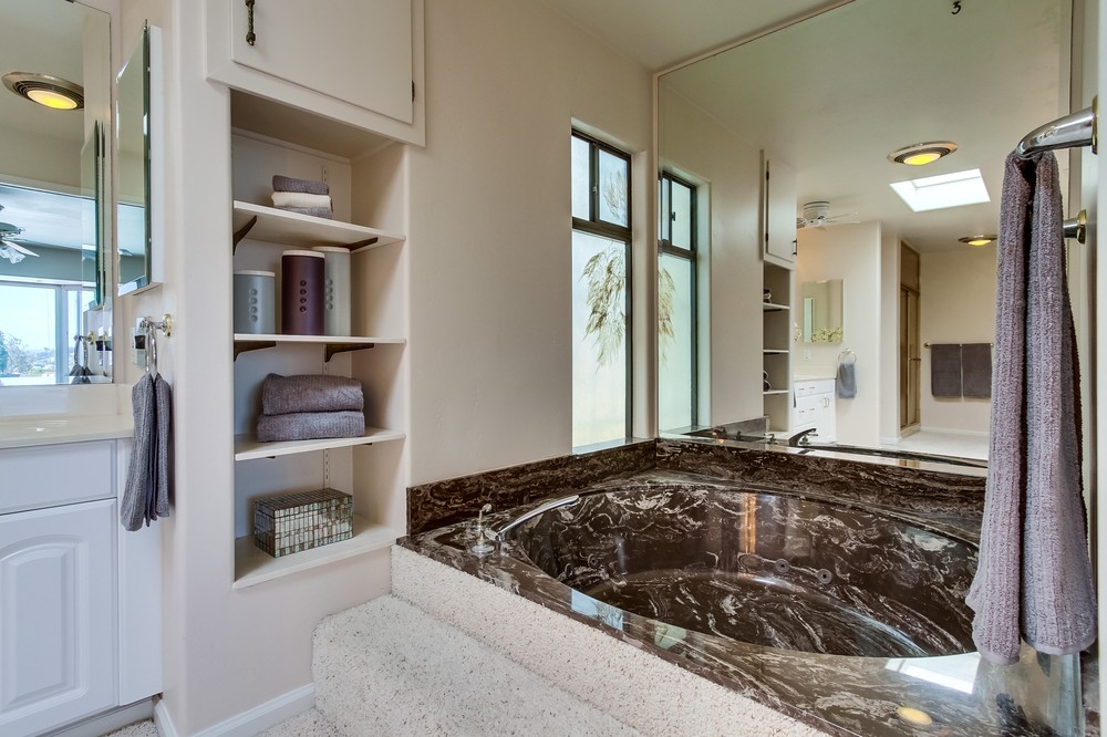 Virtual tour photo 30 of 39 for 3280 Trumbull Street