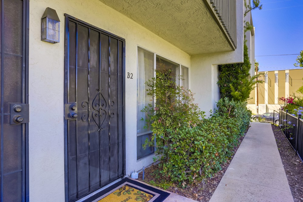 Virtual tour photo 3 of 37 for 3282 Berger Ave UNIT B2