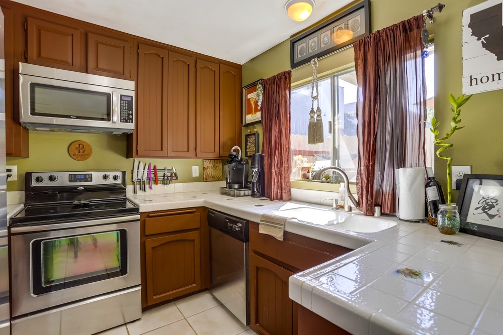 Virtual tour photo 15 of 37 for 3282 Berger Ave UNIT B2