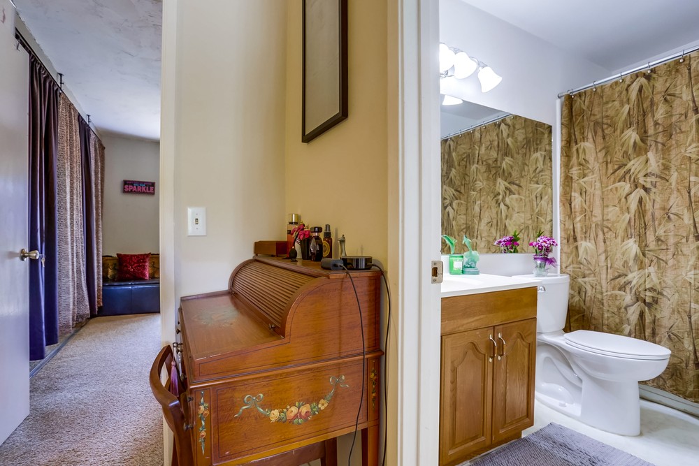Virtual tour photo 21 of 37 for 3282 Berger Ave UNIT B2