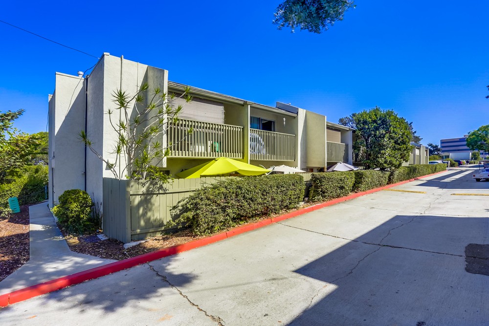 Virtual tour photo 36 of 37 for 3282 Berger Ave UNIT B2