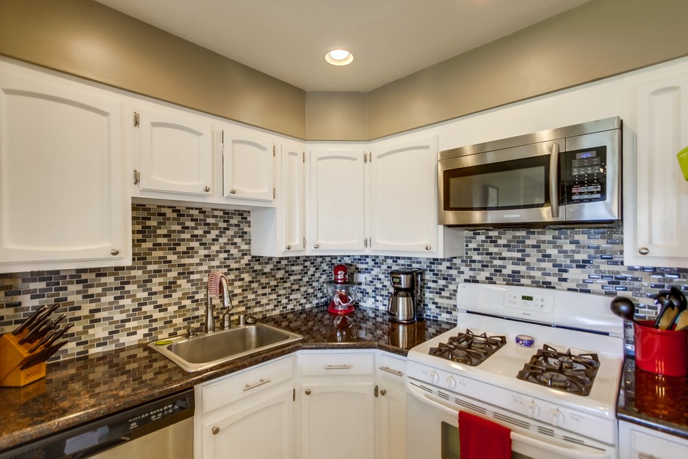 Virtual tour photo 14 of 49 for 3285 Moccasin Ave