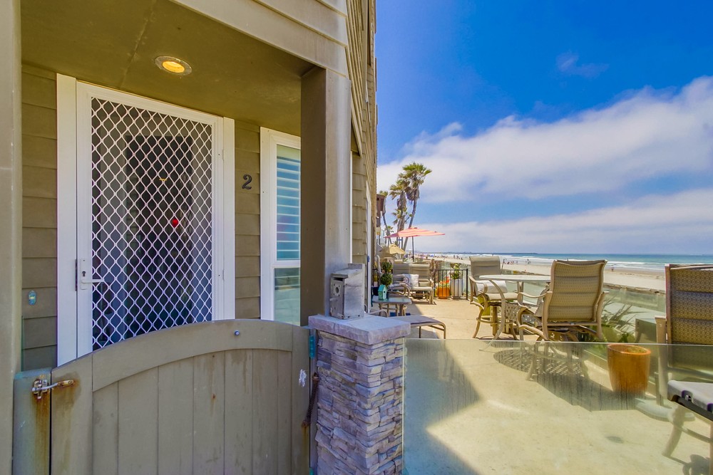 Virtual tour photo 7 of 46 for 3285 Ocean Front Walk #2